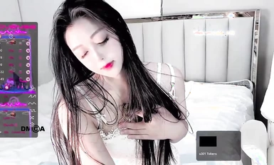 Loida_813 (10), nữ thần đẹp nhất với vẻ ngoài xinh đẹp và đôi chân dài trong đôi tất đen