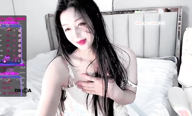 Loida_813 (10), nữ thần đẹp nhất với vẻ ngoài xinh đẹp và đôi chân dài trong đôi tất đen