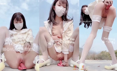 Mina senior (Xiaojiujiang) mencabar onani luar dengan menunggang naga di tepi jalan dan melancap