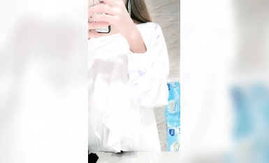 Dewi kecantikan yang paling menakjubkan [Terlatih, memancut, dua kali ditembusi dan dipuja] baru-baru ini pergi ke bilik rahsia! Payudara merah jambu dan pussy lembut tergoda di dalam bilik mandi, palam punggung dan dubur gari seksi, stoking hitam dan pun