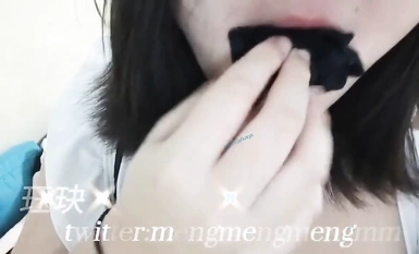 Ang pinakahuling nag-leak noong Nobyembre, sa Twitter, isang estudyante sa kolehiyo na may busty na malalaking suso [Yu Jue] ay pribadong nakuhanan ng larawan para sa isang bayad nang hindi umaalis sa paaralan (2)