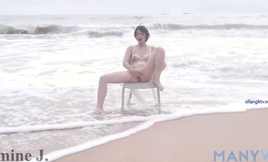 《最新流出售价690合集》把色情拍成艺术！绝世容颜甜美女神【Jasmine J.】私拍，手指各种道具蔬菜自慰白浆泛滥高潮喷水(4)