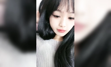 -火爆人氣學妹回歸了，粉絲們都好激動，【小易的so啵啵】，無套啪啪內射 (4)