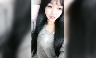 -火爆人氣學妹回歸了，粉絲們都好激動，【小易的so啵啵】，無套啪啪內射 (4)