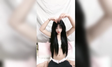 - สาวโรงเรียนชื่อดังกลับมาแล้ว แฟน ๆ ต่างตื่นเต้นมาก [เซียวยี่สุดโบโบ้] มีเซ็กส์โดยไม่ใช้ถุงยางและน้ำแตก (5)