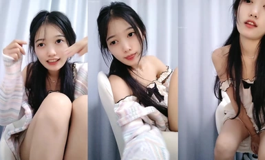 20 jam dewi kecantikan sekolah blockbuster [Cai Cai Fairy] mandi telanjang sepenuhnya, farajnya menitis dengan air, dan dia melakukan tarian ala Douyin, ditelanjangkan, dan batangnya meletup! (10)