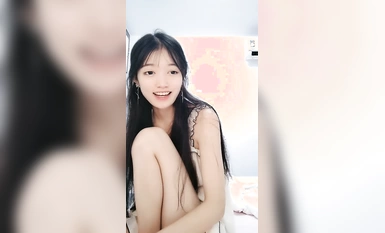 20小時重磅核彈 校花女神【蔡蔡仙女】全裸沐浴，小逼逼一直流水，來一段抖音風舞蹈，脫光的版本，屌炸了！ (1)