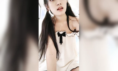 Ang 20-oras na blockbuster school beauty goddess [Cai Cai Fairy] ay naligo nang hubad, ang kanyang puke ay tumutulo ng tubig, at siya ay nagtanghal ng isang Douyin-style na sayaw, hinubaran, at ang kanyang titi ay sumabog! (6)