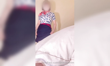 พนักงานต้อนรับมะกอก 2