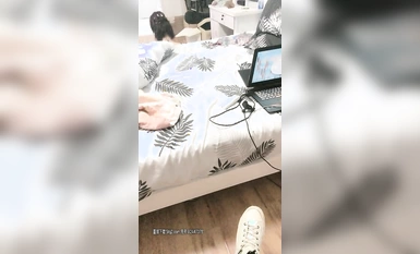 【91約妹達人】真實約炮強上00後高中紋身高顏值小蘿莉，沒干之前一直做出誘人的舉動，吃完宵夜後被男主上演強干啪啪 （1）