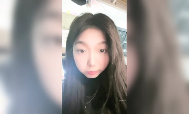 推薦！正宗G奶大學生【班長大人】宿舍酒店樓梯道廁所自慰，極品反差眼鏡婊，玩得真是瘋狂 (9)