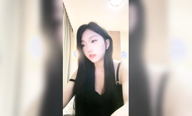 推薦！正宗G奶大學生【班長大人】宿舍酒店樓梯道廁所自慰，極品反差眼鏡婊，玩得真是瘋狂 (5)