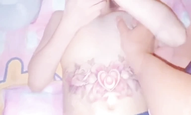 巨乳黑絲美女【一隻小嚶嚶】大奶子白虎粉鮑魚 在家被小哥哥無套內射