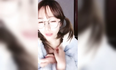 Dewi kampus berusia 19 tahun [Little Confused] Roti Kukus Baihuxunxiantian adalah gadis sekolah yang sangat hidup dan sangat tulen Perasaan cinta 100% membuatkan anda teruja? (1)