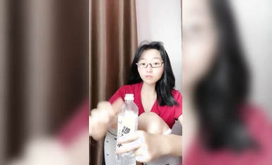 重磅核彈，20小時大禮包極品良家【夏天的童話】合集(12天)，淫盪眼鏡姐姐的誘惑，極品反差婊，好騷啊！ (9)