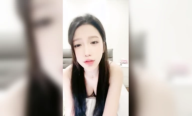 สาวงามที่ดูดีที่สุด [Doudou School Girl] มีผิวขาวหีไร้ขน! จับช่องคลอดด้วยลุคเท่ๆ รองเท้าส้นสูง ถุงน่องสีดำ อาบน้ำในห้องน้ำให้เปียกเย้ายวน