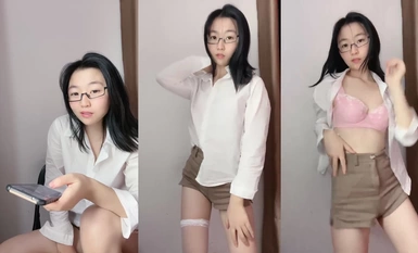 重磅核彈，20小時大禮包極品良家【夏天的童話】合集(12天)，淫盪眼鏡姐姐的誘惑，極品反差婊，好騷啊！ (8)