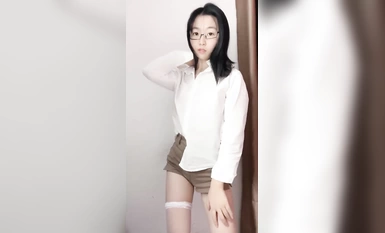 重磅核彈，20小時大禮包極品良家【夏天的童話】合集(12天)，淫盪眼鏡姐姐的誘惑，極品反差婊，好騷啊！ (8)