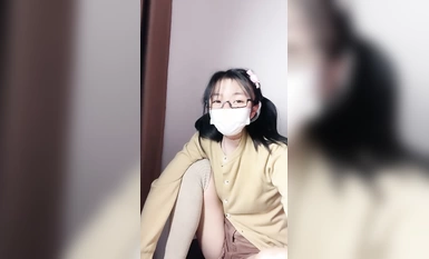 重磅核彈，20小時大禮包極品良家【夏天的童話】合集(12天)，淫盪眼鏡姐姐的誘惑，極品反差婊，好騷啊！ (1)