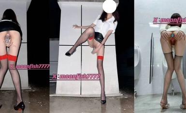 12月最新購買極品頂級身材燒婊子【橙子】私拍，絲襪肛塞馬路男廁露出邊走邊尿道具紫薇淫聲浪語高潮抽搐，非常淫騷 合集（2）