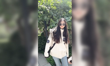 快手反差婊最新泄密 40萬粉絲【聲控助眠 桃子】榜一大哥才能看的內容，黑乎乎的陰毛掰開桃花洞，小美女嬌羞可人