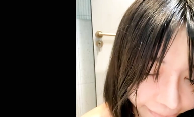 Người nổi tiếng trên mạng Douyin được đánh giá cao đã biến Stripchat [Eleven_xuan] Cô em gái rất xinh đẹp và thanh tú, không phải loại nhờn và quyến rũ, cô ấy hít thở không khí trong lành, tắm trong phòng tắm, để lộ âm đạo và khuôn mặt ( 3)