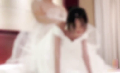 결혼식 전날 음탕한 신부[고양이 아기]의 화려한 웨딩드레스를 입고 주인에게 한 방 먹이기 전에 웨딩드레스를 입고 주인을 열심히 섬기며 주인에게 순종적으로 아름다운 엉덩이를 들어 올려 뒤쪽으로 들어가는 작은 년이 결혼을 기꺼이해야합니다.