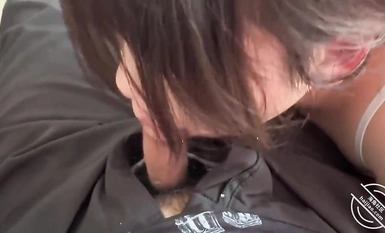 海角大神《異父異母的妹妹》男人的嘴騙人的鬼！忽悠妹妹給我口交，濃濃的精液射進小嘴裡