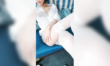 19歲的美胸學生，10小時，湖南小仙女【甜甜真可愛】為了學費生活費下海，奶子真大，又白又軟擼管必備！ (5)