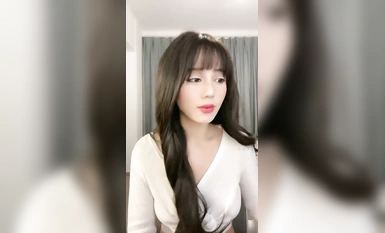 Dewi telah tiba, dengan perangai selebriti yang terkemuka dan badan yang terkemuka. Kecantikan popular [Xiao Fu Guier] jarang berlaku dan berskala besar .