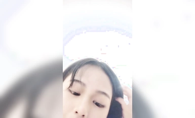 嬌小身材19歲少女，翻版楊超越【小易的SO啵啵】被內射了好幾次，嬌喘連連香汗淋漓(1)