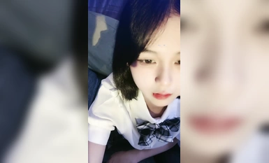 娇小身材19岁少女，翻版杨超越【小易的SO啵啵】被内射了好几次，娇喘连连香汗淋漓 (3)