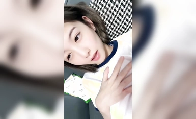 Kecantikan sekolah dewi kecantikan teratas [gadis sekolah Guangzhou] bertukar dari hijau kepada lucah dan menggoda di dalam laut! Penampilan yang sangat baik, pinggang yang ramping dan kaki yang cantik, dekat dengan pukinya yang ketat, kecantikannya cukup