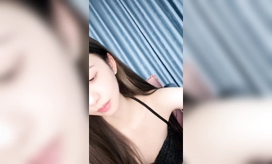 최고 유진 여신 여학생 [광저우 여고생] 바다 유혹 아래 노랑에 녹색 방송! 소녀의 끈 팬티, 깨끗한 분홍색 보지, 치마를 들어 올려 하얀 빈유, 가는 허리, 아름다운 다리, 비틀어 신음.