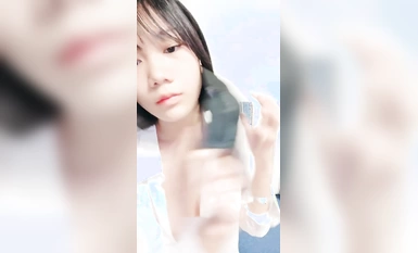 19歲的美胸學生10小時，為了學費下海了【甜甜真可愛】湖南小仙女，白嫩發育好，楚楚可憐的小眼神麻了(4)