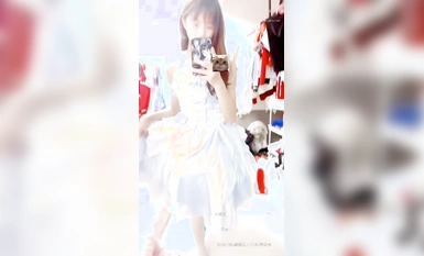 淫欲反差美少女【Lt774523412】萌萌的外表下是个小骚货，无比软糯性感下面粉嫩嫩的，高潮时忍不住勾起小脚丫，又骚又可爱