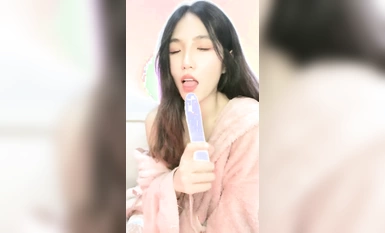 年末来了个王炸，曾经面试过北影的极品大美女【冷冷要命】脸蛋精致高级，气质一流，蝴蝶逼模特身材黑丝，完美女神必看 (7)