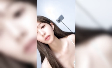 這才是真正的校花【廣州大學生】明星來了甘拜下風，清純指數極高，這小姐姐好甜呀，逼逼好粉嫩(1)