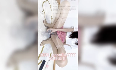 12월 최신 유출, 트위터 신인 극도로 긴 다리 슬림 화상 년 [오렌지 오렌지] VIP 복지 비공개 촬영, JK 의류 소품 지웨이 고기 실크를 구멍 오르가즘에 많이 조류 불고 검은 실크 노출 옆 산책 오줌 (2)