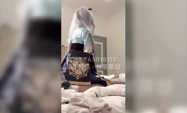 專注玩學生妹的推特大神【桐下愛希】最新原創私拍，幾位嫩妹口交雞巴推油手玩腳玩然後再肏 合集（1）