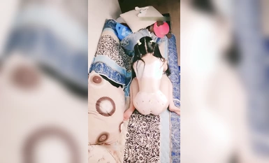 雙馬尾蘿莉萌妹【蘿莉九兒】極品白虎美穴，酥酥的每一寸皮膚 粉嫩的乳頭，攻速拉滿讓小妹妹體驗極致的快樂，嗲聲嗲氣呻吟誘人