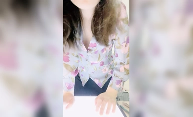 【夏璐璐】H漫畫女畫師邊畫邊發騷 (2)