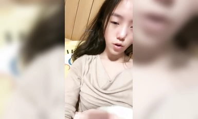 最正宗校花來了【晚兒】超級嫩B，看著好像還是個處女，清秀臉蛋，慢慢就摸出水來了，刺激好看！ (4)