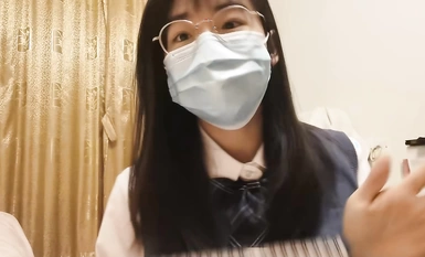 สาวน่ารัก ๆ ที่มีขาสวยและเท้าสวย [Xiao Qiqi Wenwen] ใช้เท้าและน้ำแตก - Qiqi เล่นกับถุงยางอนามัย 2