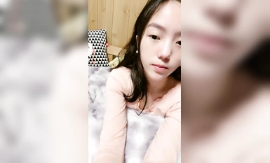 最正宗校花來了【晚兒】超級嫩B，看著好像還是個處女，清秀臉蛋，慢慢就摸出水來了，刺激好看！ (7)