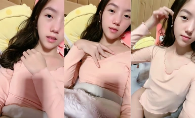 最も本格的な学校の花が来た[夕方の子供]超柔らかいBは、まだ処女のように見える、きれいな顔、ゆっくりと水から触れ、格好良い刺激する！ (7)