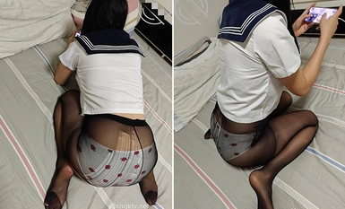 12月底重磅！強推！海角最強兄妹亂倫【家有騷妹妹】妹妹真空打游戲，內褲都不穿，誠心的是再勾引我。