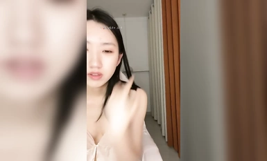 Nặng! Anh em ơi! Vẻ đẹp học đường đích thực nhất là ở đây, [Lẩu cay], một sinh viên đại học, với thân hình hoàn hảo, lông mu chắc khỏe và ham muốn mãnh liệt (1)