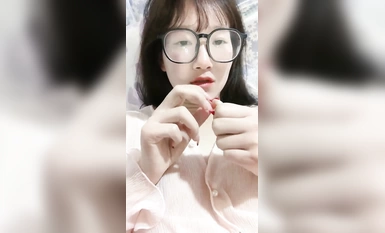 Inosenteng salamin sa paaralan beauty take-out handjob (7)