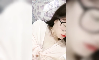 Inosenteng salamin sa paaralan beauty take-out handjob (6)